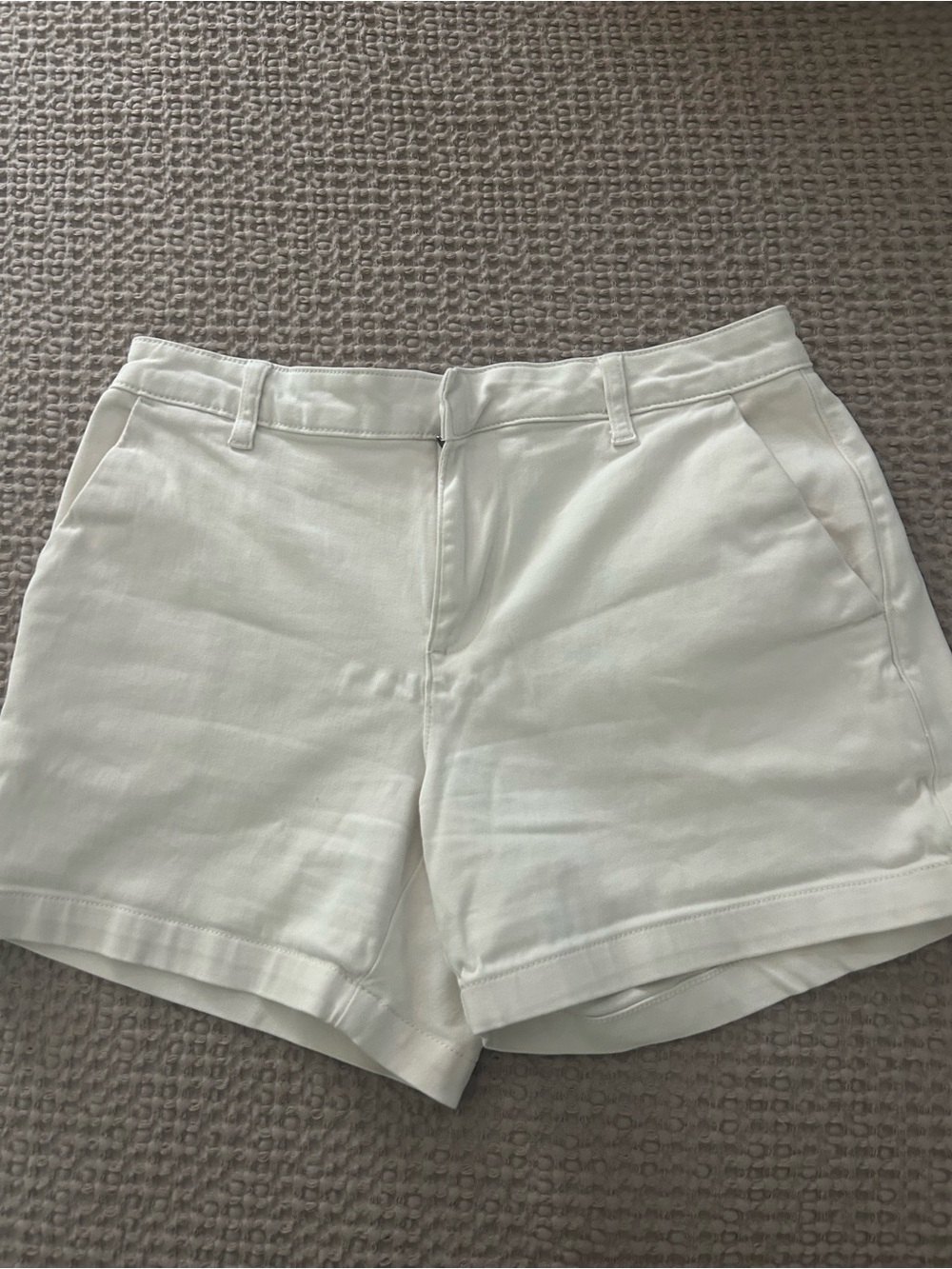 BANANA REPUBLIC KHAKI WOMENS SHORTS
SIZE 6
